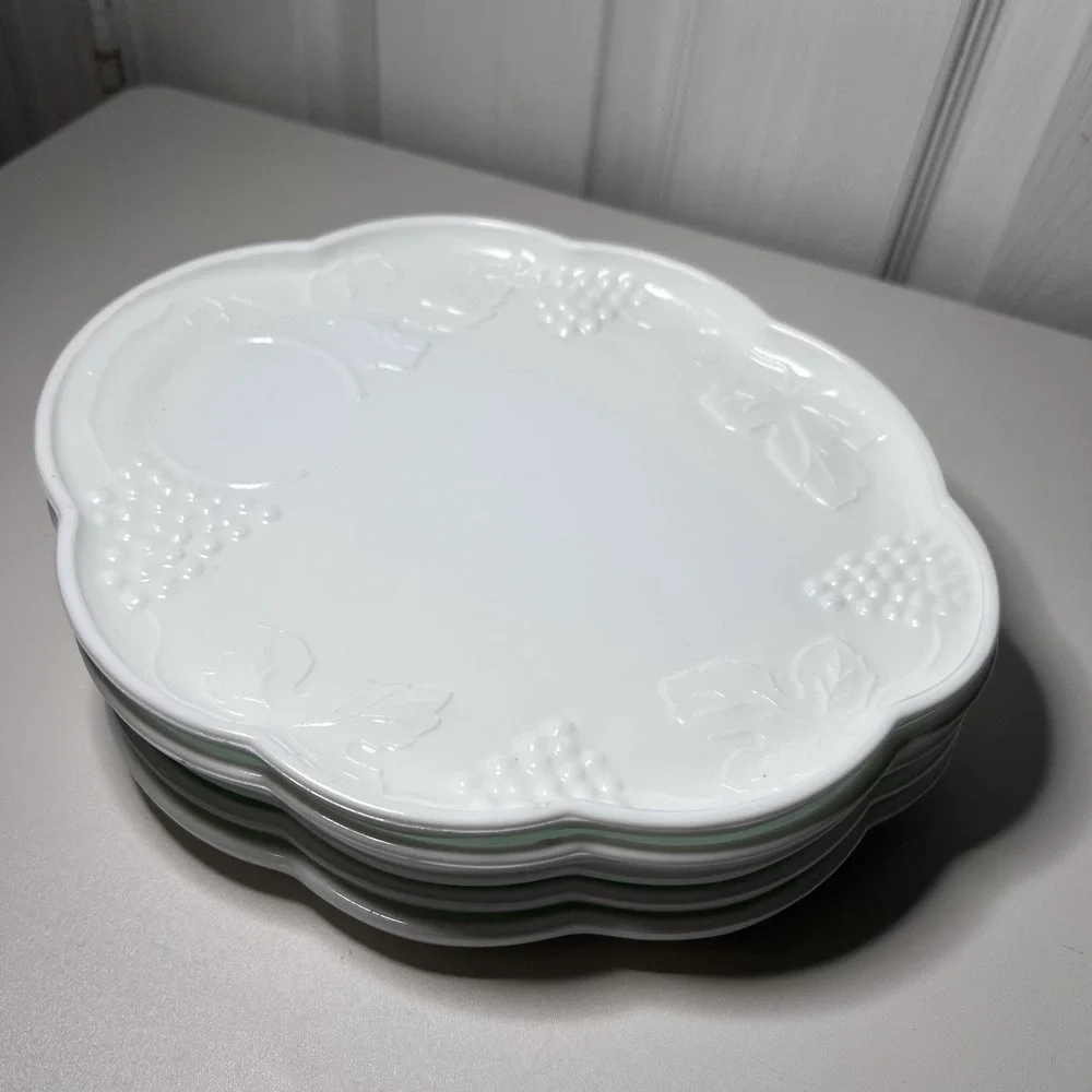 1-Vintage Indiana Glass Colony Harvest Grape Snack Replacement Plate Milk Glass